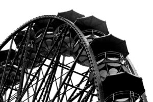 テーマパークで楽しむ女子旅のおすすめスポットは？